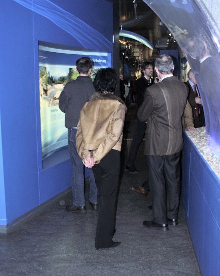 ../Images/003 Besucher der Sonderschau_2 11022004.jpg